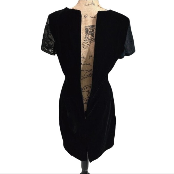 maggy london dresses black WRAP NECK HALTER MAXI DRESS – Maggy London main image 0
